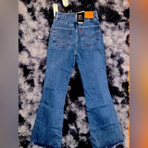 Levi’s flares 27x32